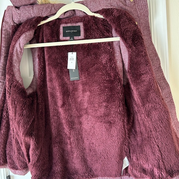 NWT - Women's Banana Republic Plum Puffer Vest - Picture 3 of 6